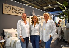 Barbara Sprengers (eigenaresse), Wati Coopmans en Lonneke Lamberts van Homelinen Labels, het overkoepelende bedrijf waar de merken Passion for Linen en House in Style onder vallen. De dames toonden de nieuwste collectie linnen beddengoed.