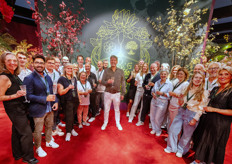 Het complete team van Silk-ka met van links naar rechts: Helena – Robin – Raul – Markus – Manuel – Andrea   – Christof – Nuria – Marisa – Mark - Franck – Esther – Olivier - Michel – Jose Manuel – Patrick – Daphne – John – Marel – Miquel- Paul - Anneke – Isabel – Jasmijn – Aude -Stefano - Marlin - Rob – Maud.