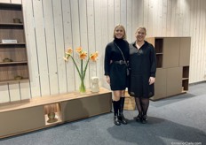 Stephanie en Marie Verraes van de Groep Tomorrow Furniture die tijdens de beurs het nieuwe label Luxus presenteerden.