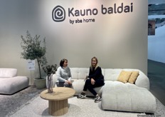 Links Chris en Robin van Kauno baldai by sba home.